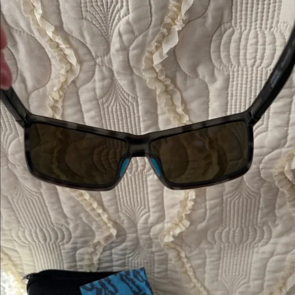 LIKE NEW! Costa xOcearch Rinconcito Polarized Sunglasses with case and cloth - Picture 6 of 9